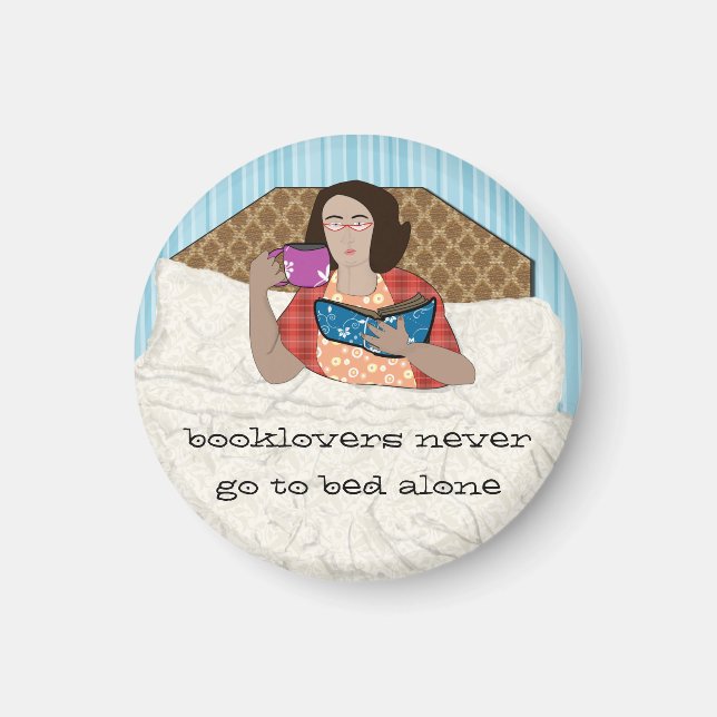 Booklovers never go to bed alone magnet (Front)