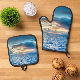 Bora Bora Ocean View Photograph Oven Mitt & Pot Holder Set