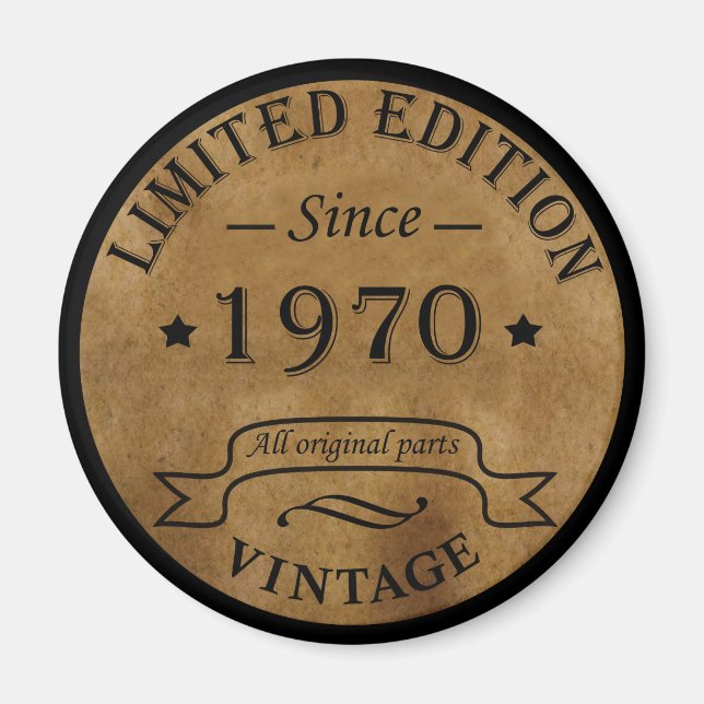 Born in 1970 vintage birthday magnet (Front)