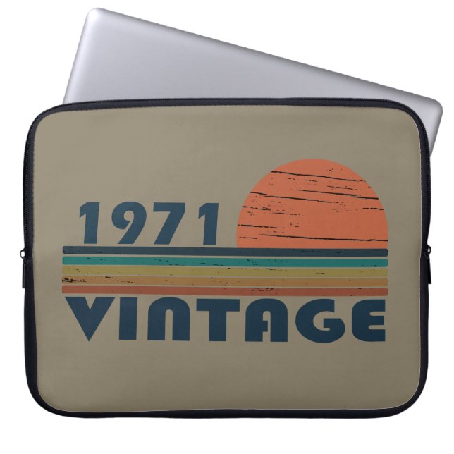 Born in 1971 vintage birthday laptop sleeve (Front)