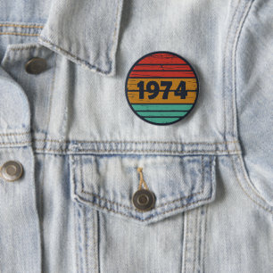 Born in 1974 vintage birthday party 6 cm round badge