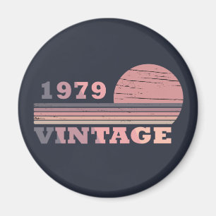 Born in 1979 classic retro purple pink magnet