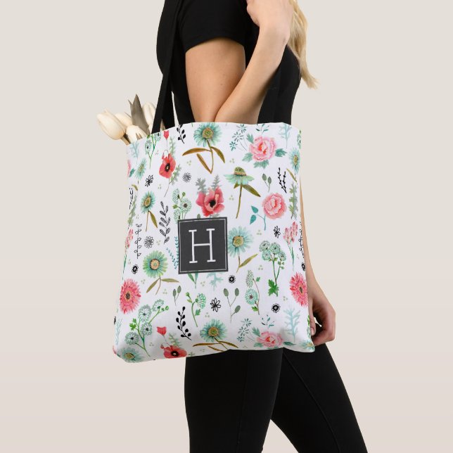 Botanical Soft pink Floral wildflowers Pattern Tote Bag (Close Up)