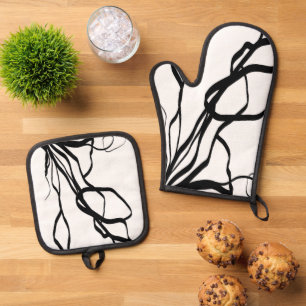 Bouquet Blanc: Abstract White & Black Oven Mitt & Pot Holder Set