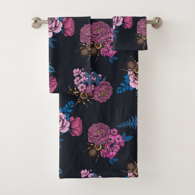 Bouquets and tarantula 2 bath towel set (Insitu)