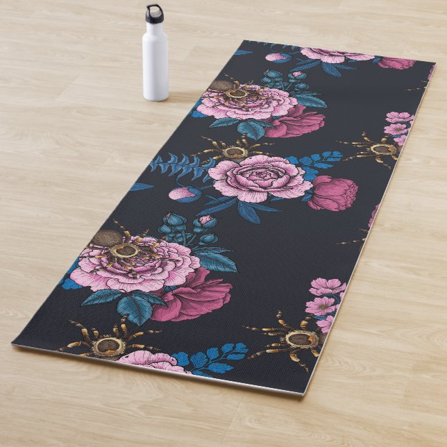 Bouquets and tarantula 2 yoga mat (In Situ)