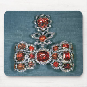 Bow brooch set with brilliant mouse mat