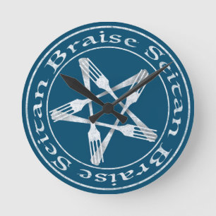 Braise Seitan Vegan Pentagram (light version) Round Clock