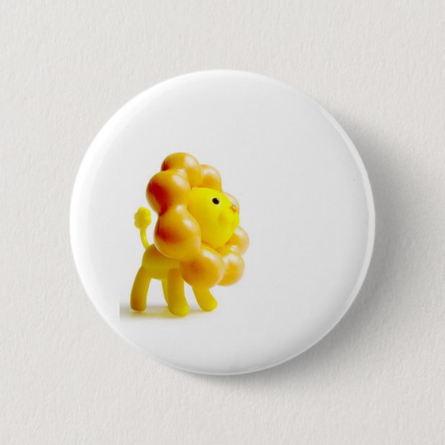 brave yellow lion 6 cm round badge (Front)