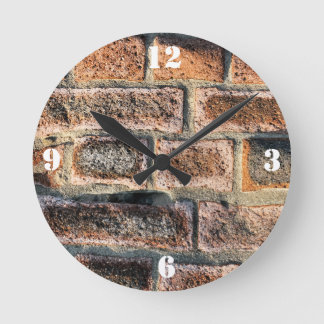 BRICKS ROUND CLOCK