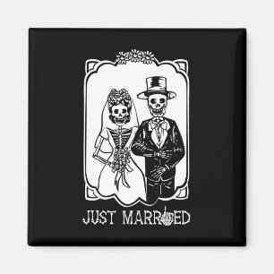 Bride Groom Just Married Skeleton Halloween Couple Magnet