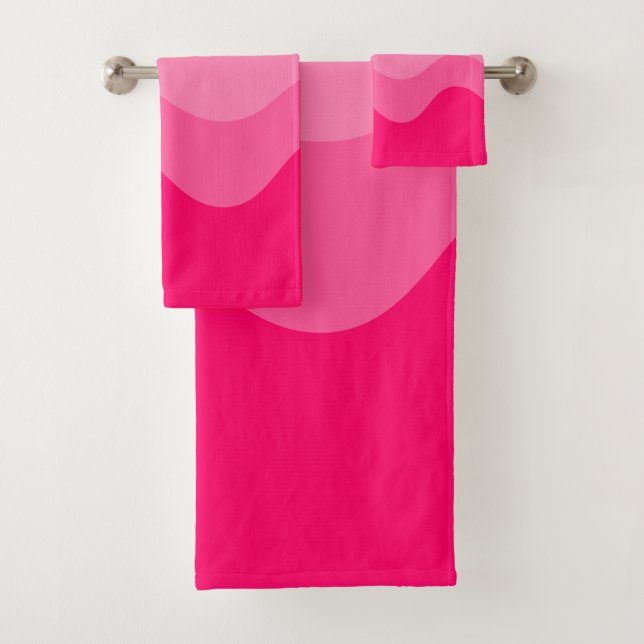 Bright Pink Wavey Stripe Modern Bath Towel Set (Insitu)