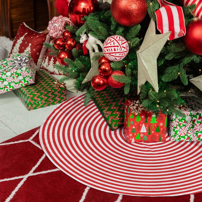 Bright Red and White Concentric Circles Fleece Tree Skirt (Bright Red and White Concentric Circles Fleece Tree Skirt)