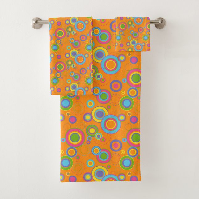 BRIGHTLY COLORED RETRO CIRCLES BATH TOWEL SET (Insitu)