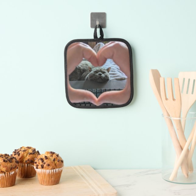 British Shorthair Cat Kitty in Heart Pot Holder (Insitu(Hanging))