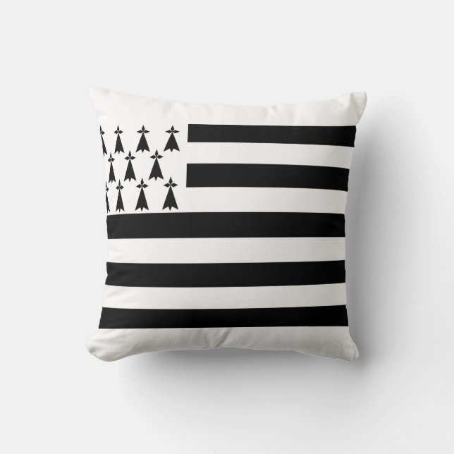 Brittany (Gwenn-ha-du) flag Throw Pillow (Front)
