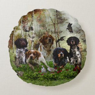 Brittany Spaniels, Bird Hunting Round Cushion