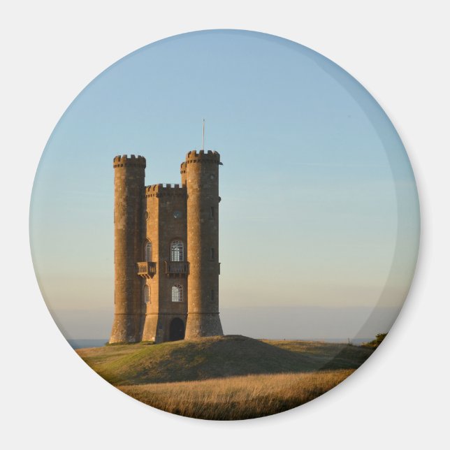 Broadway tower in the Cotswolds round magnet (Front)