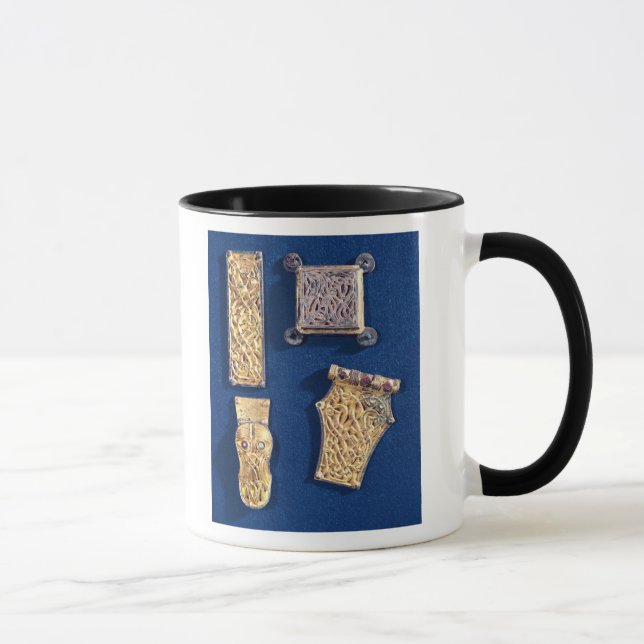 Brooch and buckles mug (Right)