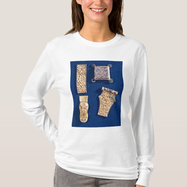 Brooch and buckles T-Shirt (Front)