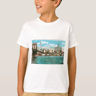 Brooklyn Bridge, Woolworth and Municipal... T-Shirt