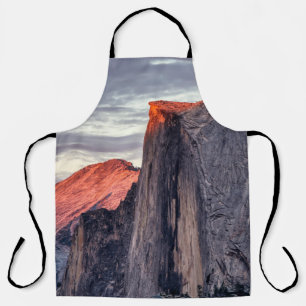 BROWN AND BLACK ROCK FORMATIONS APRON