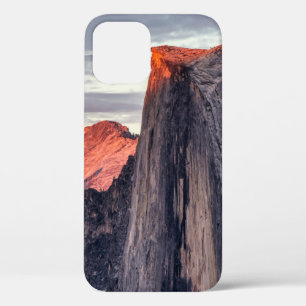 BROWN AND GRAY ROCK FORMATION UNDER GRAY CLOUDS iPhone 12 CASE