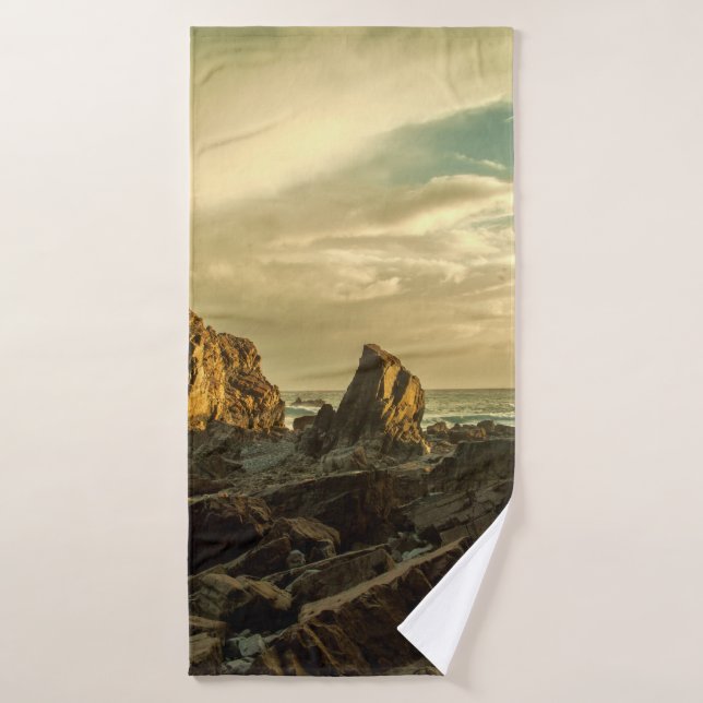 BROWN ROCK FORMATION BATH TOWEL (Bath Towel)