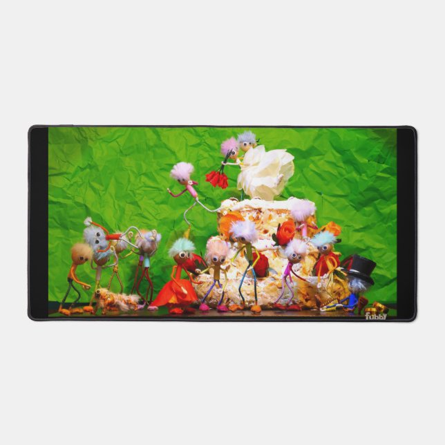 Bruidsfeest van de Fubby's. Desk Mat (Front)