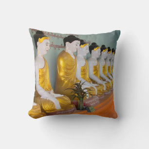 Buddhist statues in Umin Thounzeh Cushion