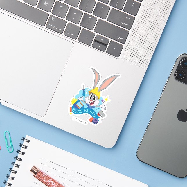 BUGS BUNNY BUILDERS™| BUGS BUNNY™ Character Art (Laptop w/ iPhone)