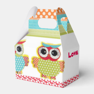 Buhos with colorful spots to give away favour box