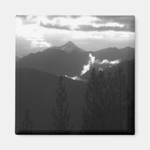 Bully Choop on a dark morning... Magnet