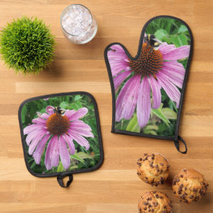 Bumblebee on Eastern purple Coneflower Oven Mitt & Pot Holder Set