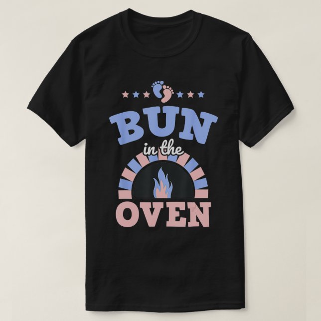 Bun In The Oven Expectant Mum Pregnancy Announceme T-Shirt (Design Front)