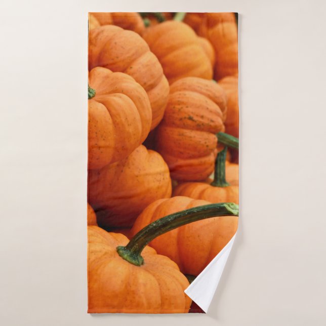BUNCH OF PUMPKIN BATH TOWEL (Bath Towel)