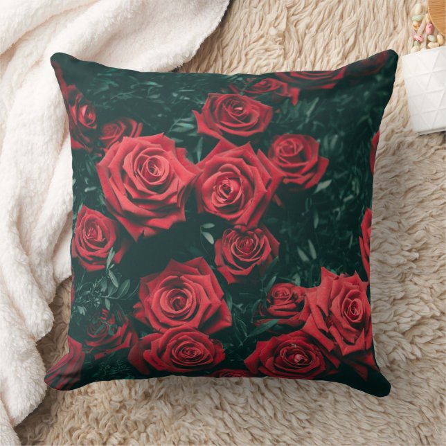 Bunch of red roses cushion (Blanket)
