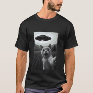 Burmese Cat Selfie Funny Alien Abduction Meme Artw T-Shirt