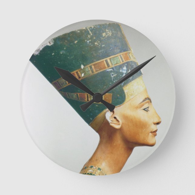 Bust of Queen Nefertiti, side view, from the studi Round Clock (Front)