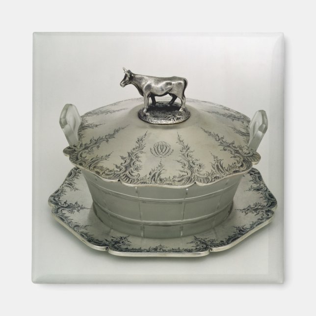 Butter dish with a frosted glass base magnet (Front)