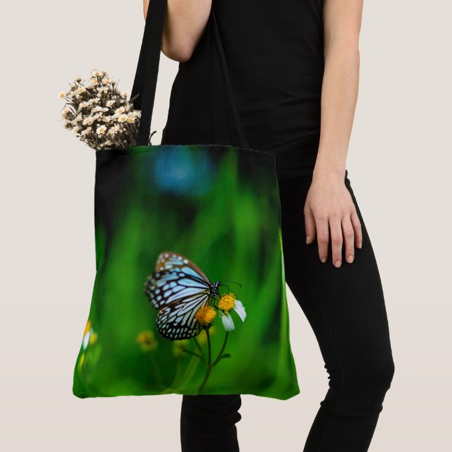 Butterfly on a flower tote bag (Close Up)