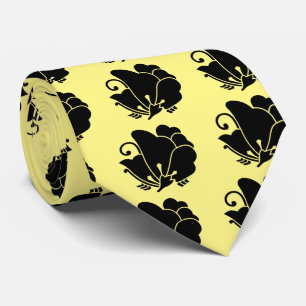 Butterfly-shaped wood sorrel tie
