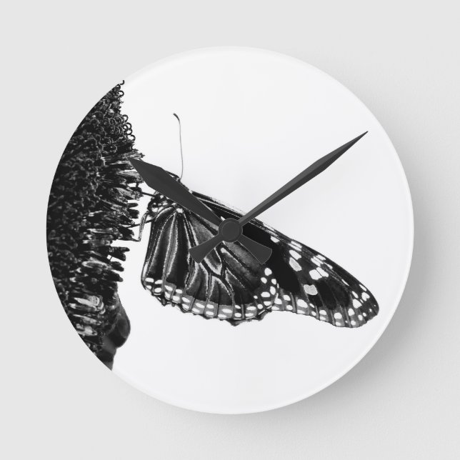 butterfly shy blacq round clock (Front)