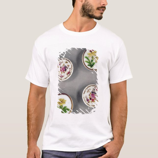 Buttons T-Shirt (Front)