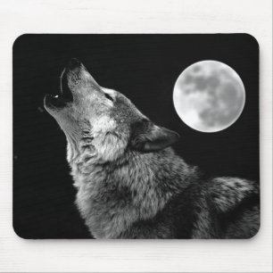 BW Wolf Howling at Moon Mouse Mat