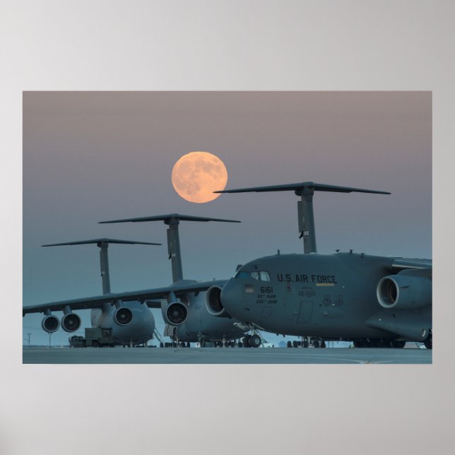 C-17 Globemaster III Poster (Front)