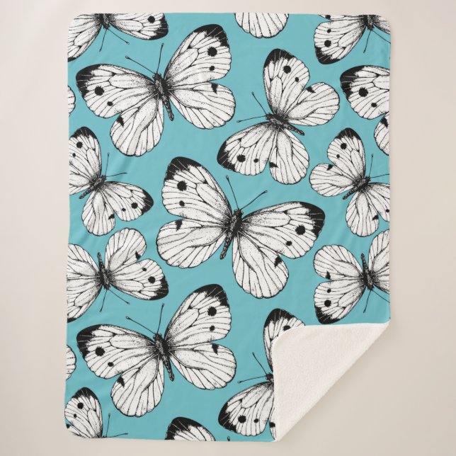 Cabbage butterfly pattern sherpa blanket (Front)