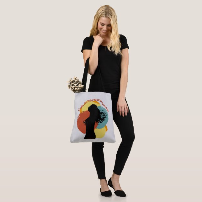 Cada dia trae nuevas opciones Spanish Wording Tee Tote Bag (On Model)