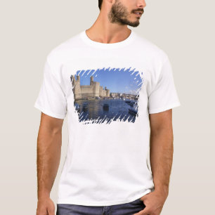 Caernarfon Castle, Gwynedd, Wales 2 T-Shirt