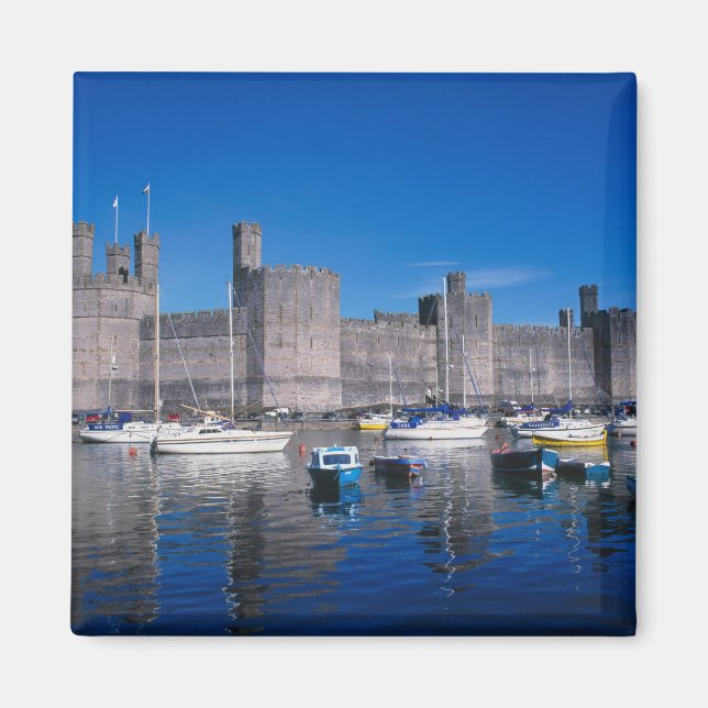 Caernarfon Castle, Gwynedd, Wales Magnet (Front)